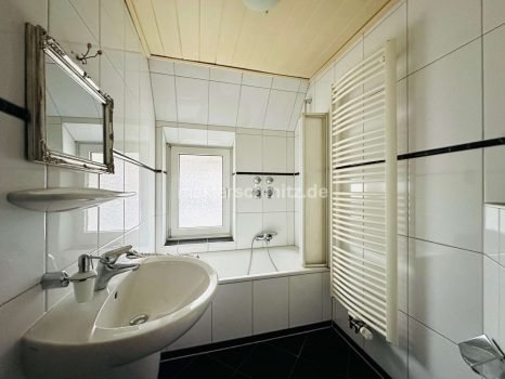 Badezimmer 2.OG