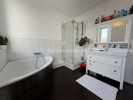 Badezimmer Ansicht 2