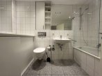 Badezimmer - GERÄUMIGE 2-ZIMMER-DACHGESCHOSSWOHNUNG IM ZENTRUM VON MÖNCHENGLADBACH!