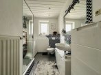 Badezimmer 1.OG - GEPFLEGTES MEHRFAMILIENHAUS MIT EIGENNUTZERPOTENZIAL!