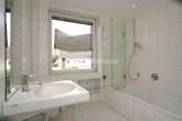 Badezimmer - RUHIGE LAGE, VIEL RAUM, GROßES GRUNDSTÜCK!