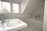 Badezimmer DG - RUHIGE LAGE, VIEL RAUM, GROßES GRUNDSTÜCK!