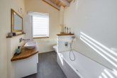 Badezimmer Elternzimmer 1.OG - GARTENIDYLLE & MODERNES WOHNGEFÜHL VEREINT!