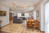 WE1: Wohnen, Essen 1 - ZWEIFAMILIENHAUS MIT EINLIEGERWOHNUNG, DACHSTUDIO UND FÜNF BÄDERN