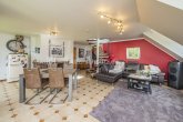 WE2: Wohnen, Essen - ZWEIFAMILIENHAUS MIT EINLIEGERWOHNUNG, DACHSTUDIO UND FÜNF BÄDERN