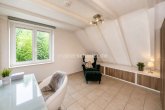 WE2: Ankleide, Kind - ZWEIFAMILIENHAUS MIT EINLIEGERWOHNUNG, DACHSTUDIO UND FÜNF BÄDERN