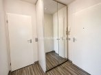 Diele - WOHNEN AUF DER BRUCKNERALLEE – LOGGIA, GARAGE & AUFZUG