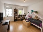 Kinderzimmer - STILVOLL INVESTIEREN – 3-ZIMMER MIT BALKON UND BLICK AUF DEN WASSERTURM