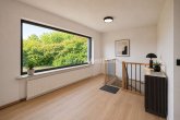 Treppenabgang (nachher) KI - EIN- BIS ZWEIFAMILIENHAUS MIT POTENTIAL!