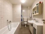 Badezimmer DG - EINE INVESTITION MIT BESTAND – MEHRFAMILIENHAUS MIT GARAGENHOF!