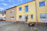 Hausansicht - SORGENFREI WOHNEN – MODERNSTE HAUSTECHNIK & HÖCHSTE ENERGIEEFFIZIENZ