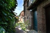Durchgang zum Garten - EINZIGARTIGES GRUNDSTÜCK MIT HISTORISCHEM WOHNCHARAKTER!
