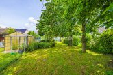 Garten - PLATZ FÜR GENERATIONEN – MODERNISIERTE BÄDER, KAMINOFEN, TERRASSE & GROSSER GARTEN