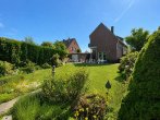 Rückansicht - ZWEIFAMILIENHAUS, GROSSES GRUNDSTÜCK, VIELE MÖGLICHKEITEN.