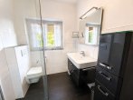 Badezimmer - ZWEIFAMILIENHAUS, GROSSES GRUNDSTÜCK, VIELE MÖGLICHKEITEN.