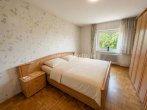 Elternschlafzimmer - DOPPELHAUSHÄLFTE MIT SONNENTERRASSE, GARTEN, GARAGE, DREI STELLPLÄTZEN – GESTALTEN SIE IHR TRAUMHAUS