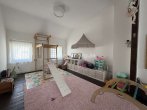 Kinderzimmer Ansicht 2 - FAMILIENZUHAUSE MIT HERZ UND CHARAKTER!