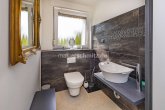 Gäste-WC - FREISTEHENDES & MODERNISIERTES ZWEIFAMILIENHAUS NAHE SCHLOSS RHEYDT!