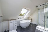 Badezimmer A2 - FREISTEHENDES & MODERNISIERTES ZWEIFAMILIENHAUS NAHE SCHLOSS RHEYDT!